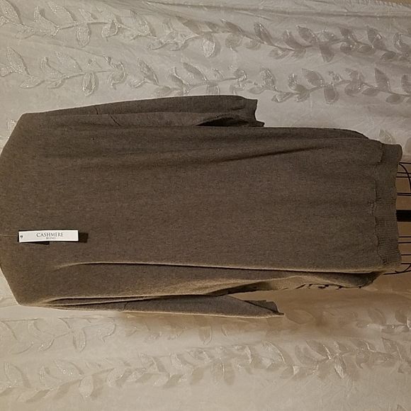 Neiman Marcus Cashmere Blend Tiger striped sweater🐾 - Picture 3 of 9